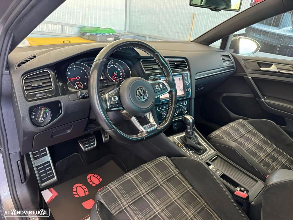 VW Golf - 9
