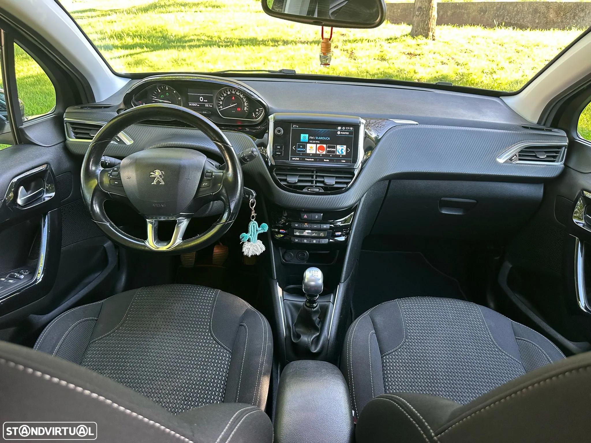 Peugeot 208 1.5 BlueHDi Signature - 4