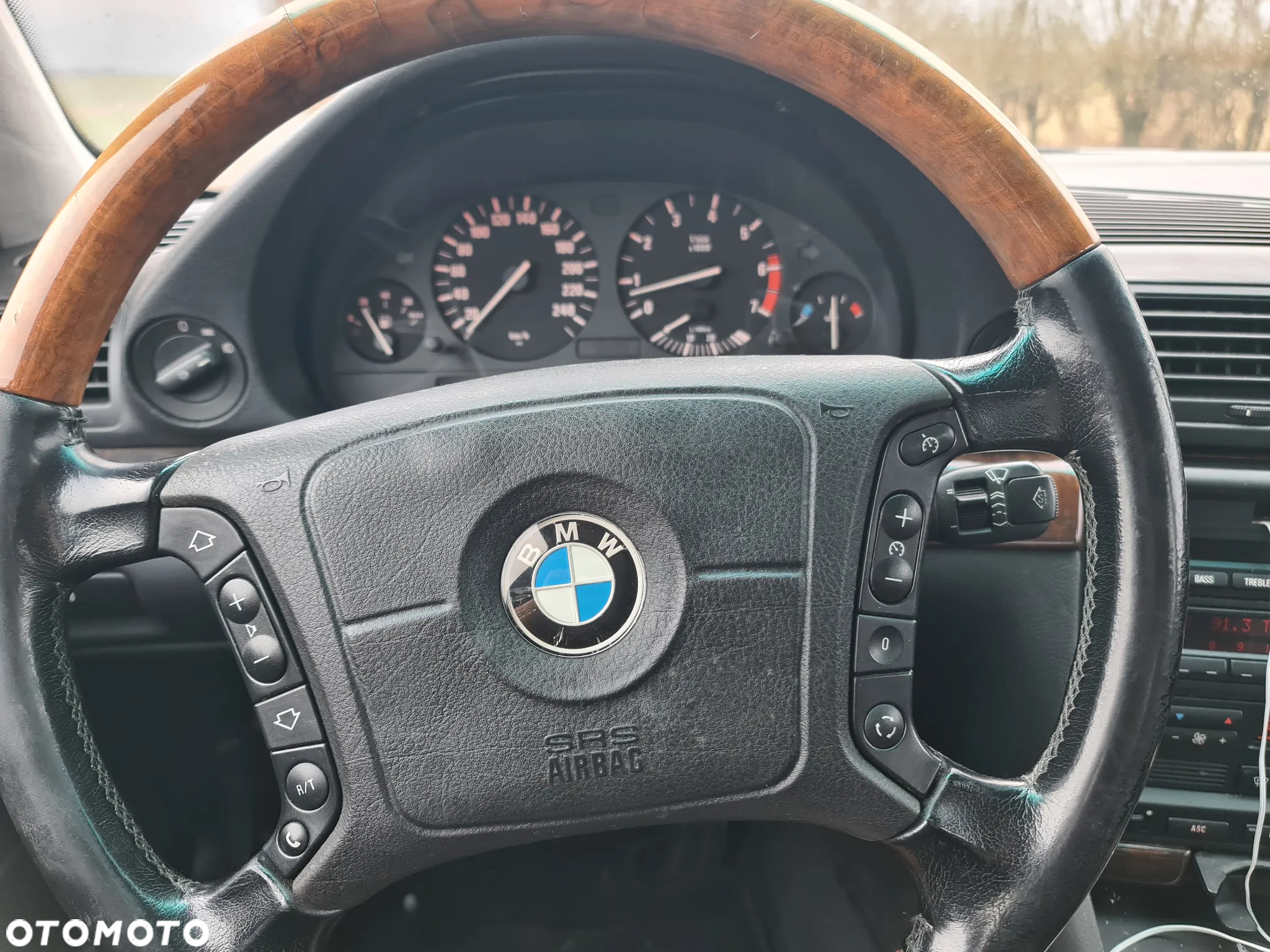 BMW Seria 7 740i V8 - 6