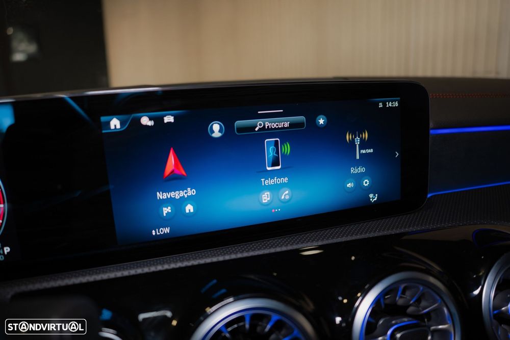 Mercedes-Benz CLA 180 7G-DCT AMG Line - 35