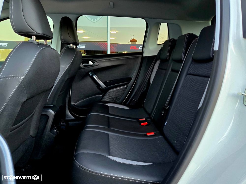 Peugeot 2008 1.2 PureTech Allure - 11