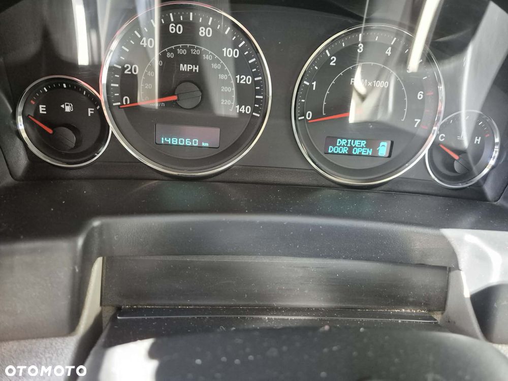 Jeep Commander 5.7 V8 Limited - 13