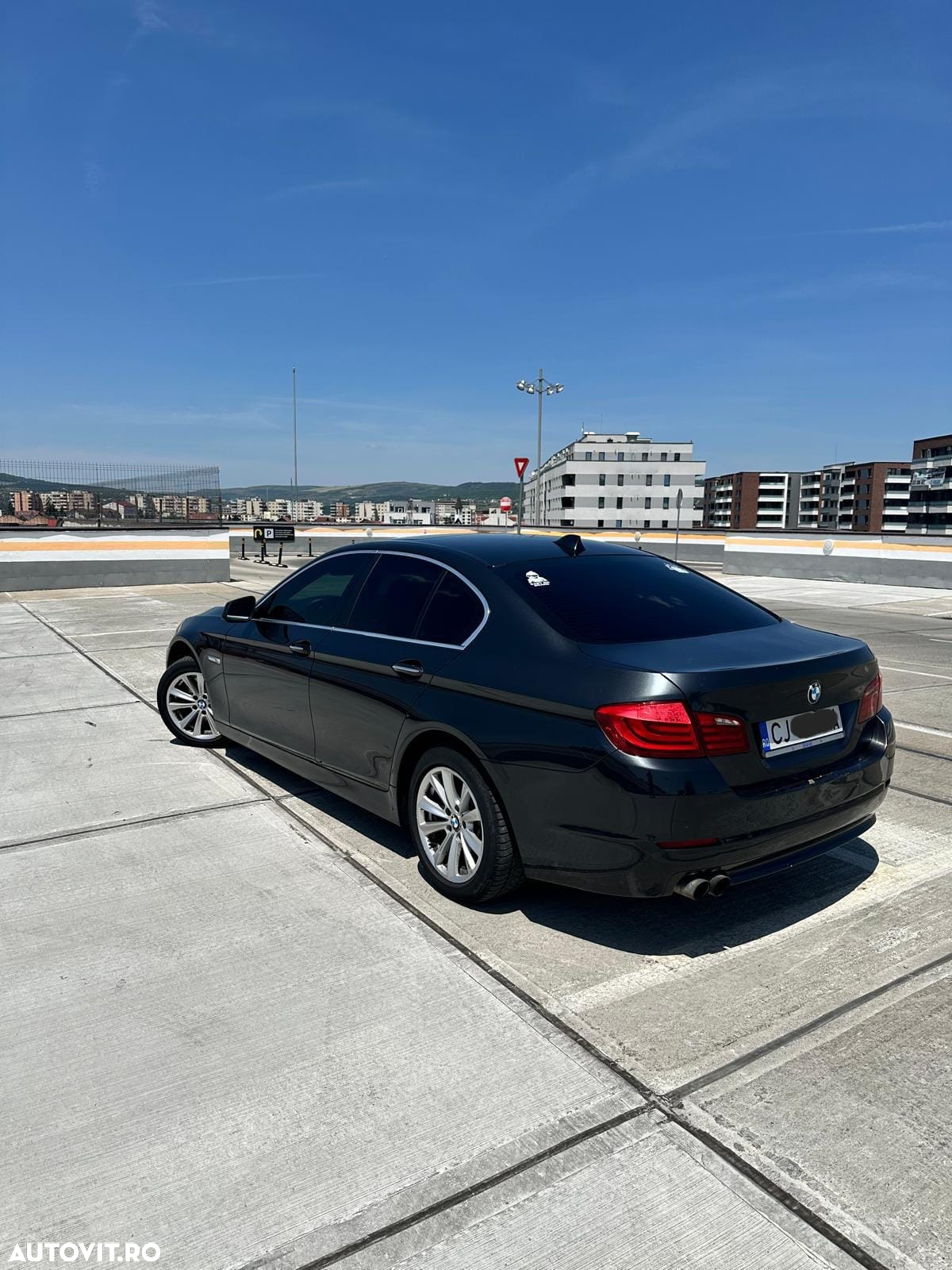 BMW Seria 5 525d xDrive - 4