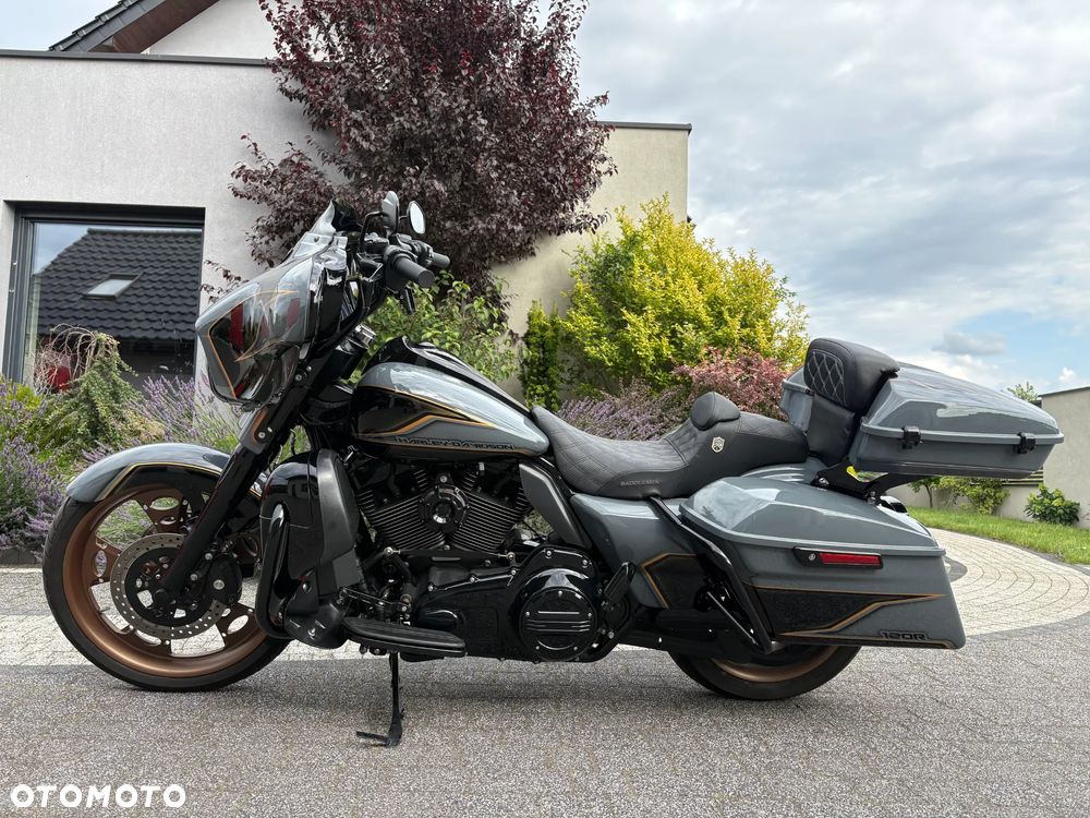 Harley-Davidson Touring Street Glide - 22