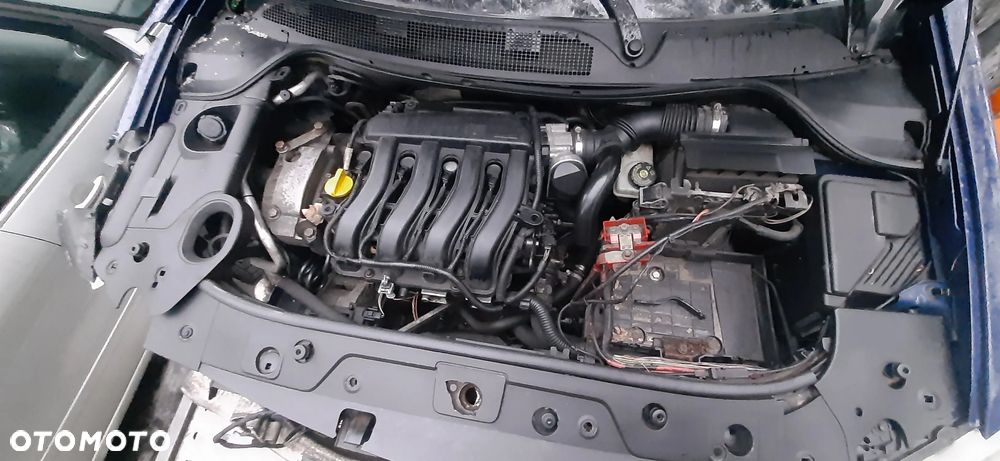 RENAULT MEGANE 2 / Scenic 2 - Części blacharskie Kombi lakier - dv460 - 2