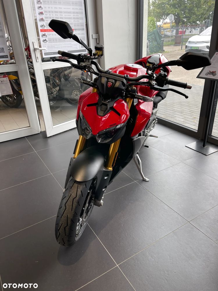 Ducati Streetfighter V2 - 6
