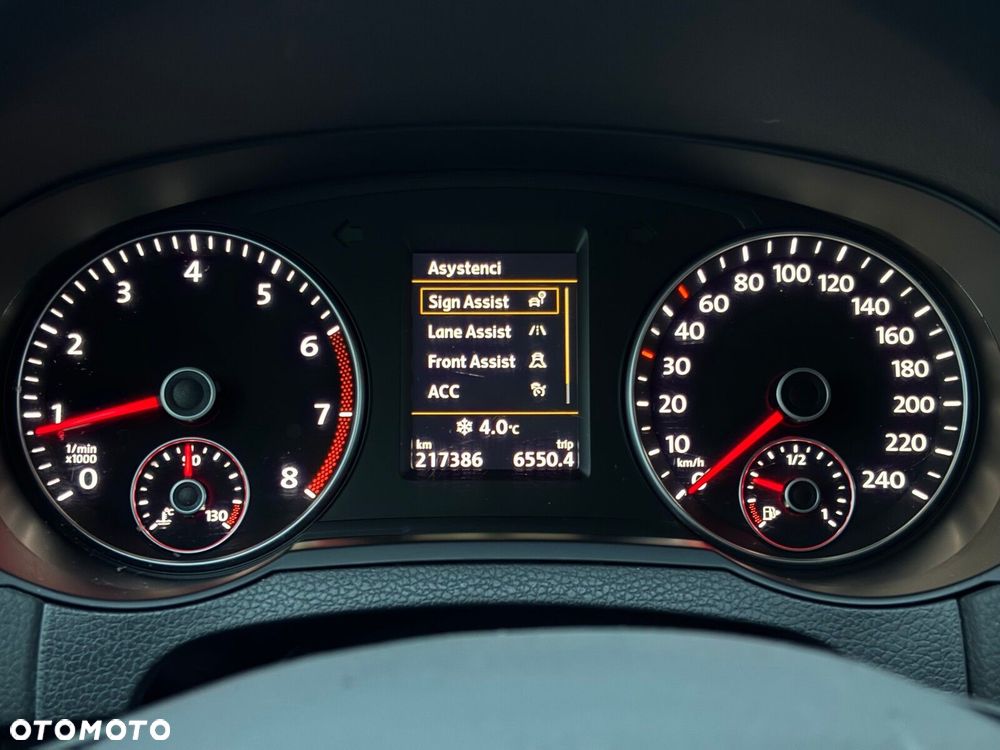 Volkswagen Sharan 1.4 TSI BMT Highline DSG - 26