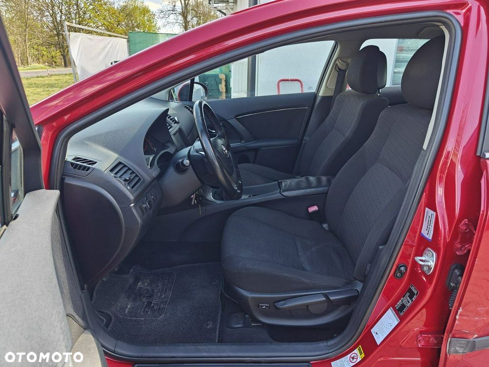 Toyota Avensis - 10
