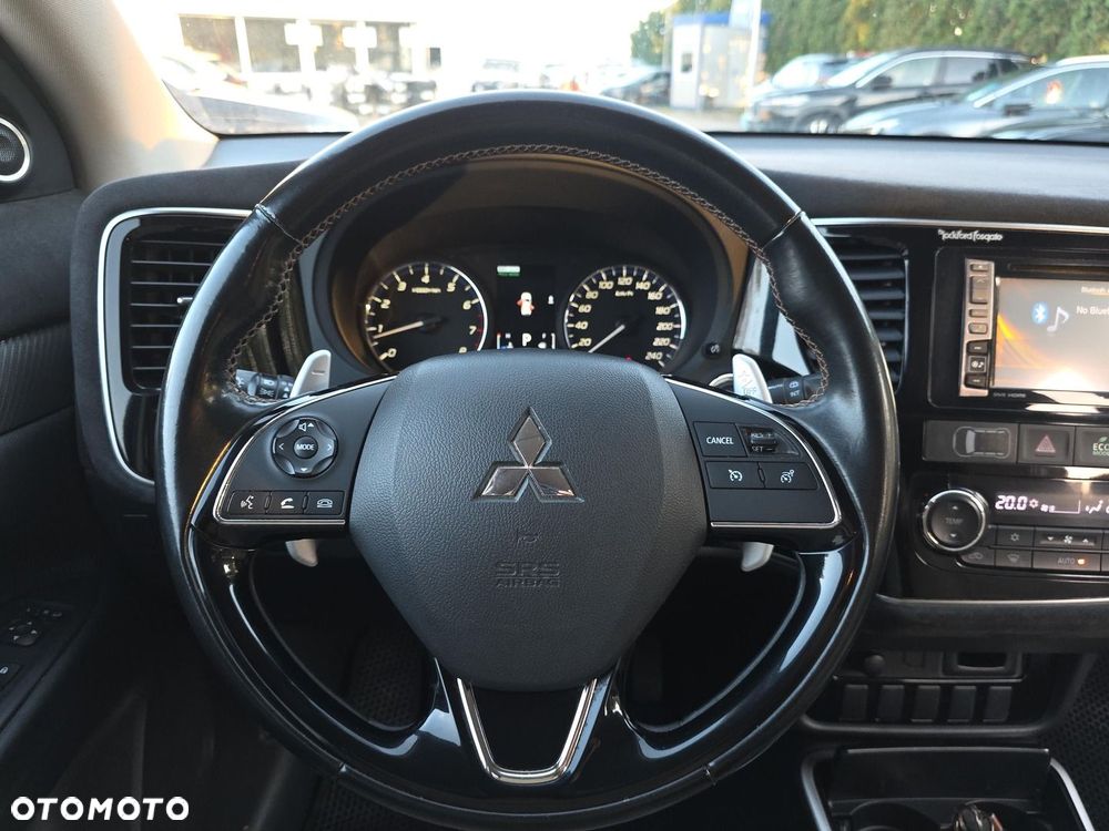 Mitsubishi Outlander - 9
