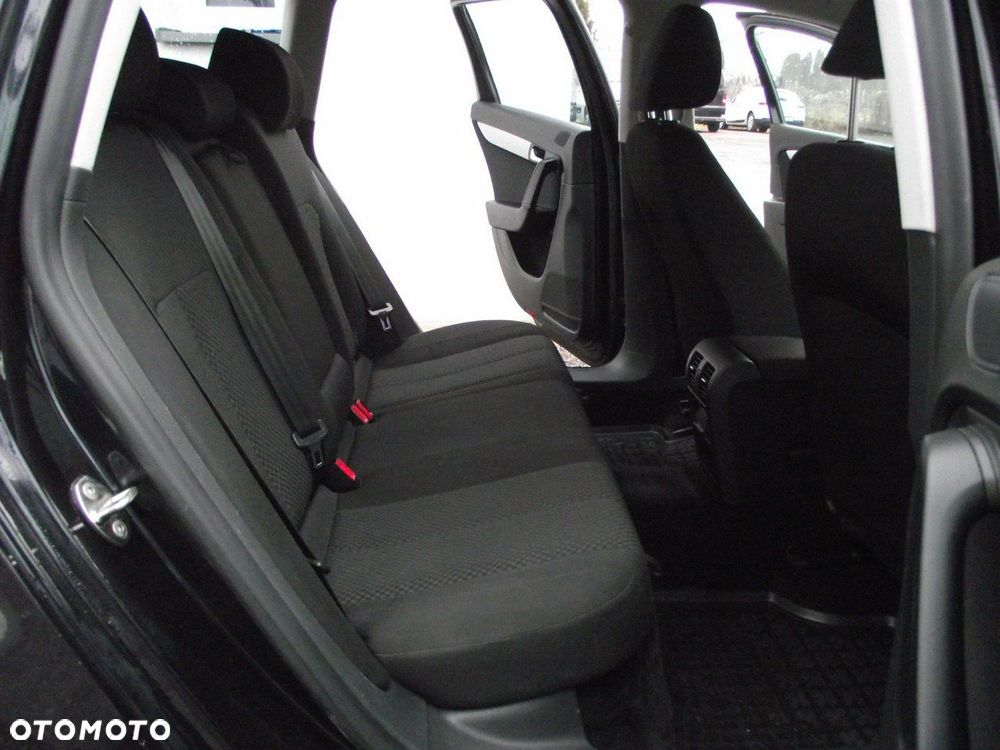 Volkswagen Passat Variant - 8