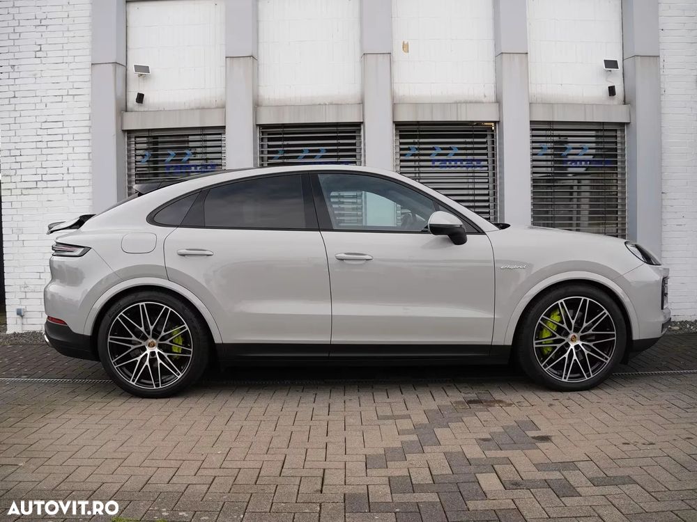 Porsche Cayenne Coupe E-Hybrid - 5