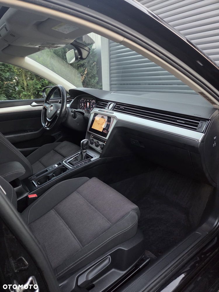 Volkswagen Passat 2.0 TDI (BlueMotion Technology) DSG Comfortline - 8