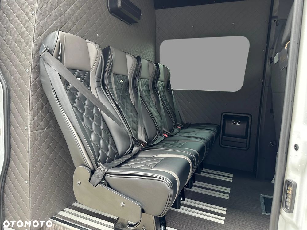 Mercedes-Benz Sprinter - 9