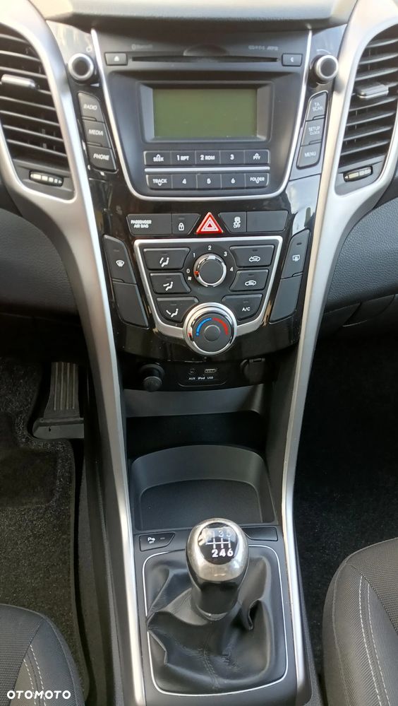 Hyundai i30 1.6 Comfort - 17