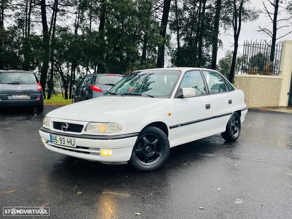Opel Astra 1.4i 16V - 1