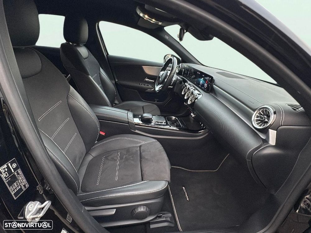 Mercedes-Benz A 250 Limousine e AMG Line - 15