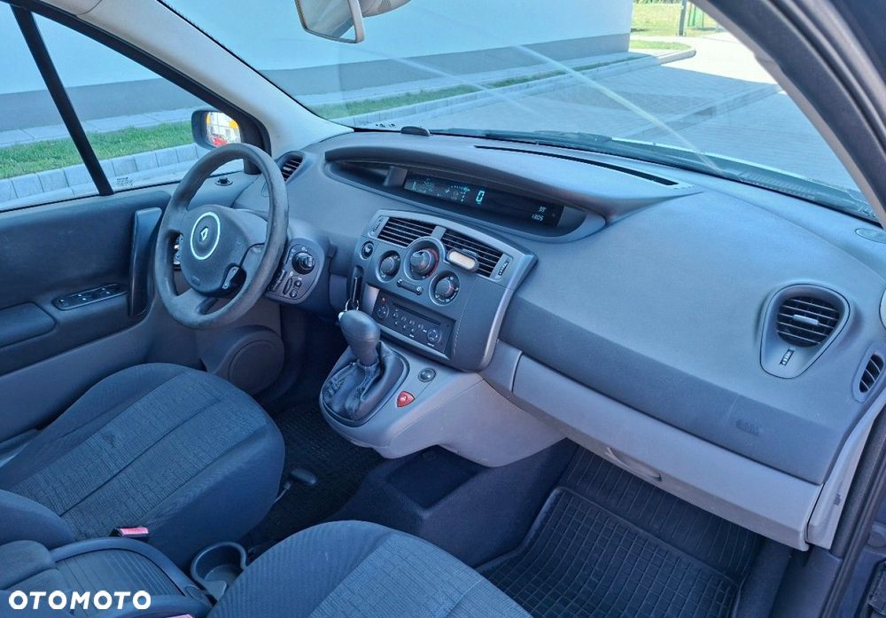 Renault Grand Scenic - 10
