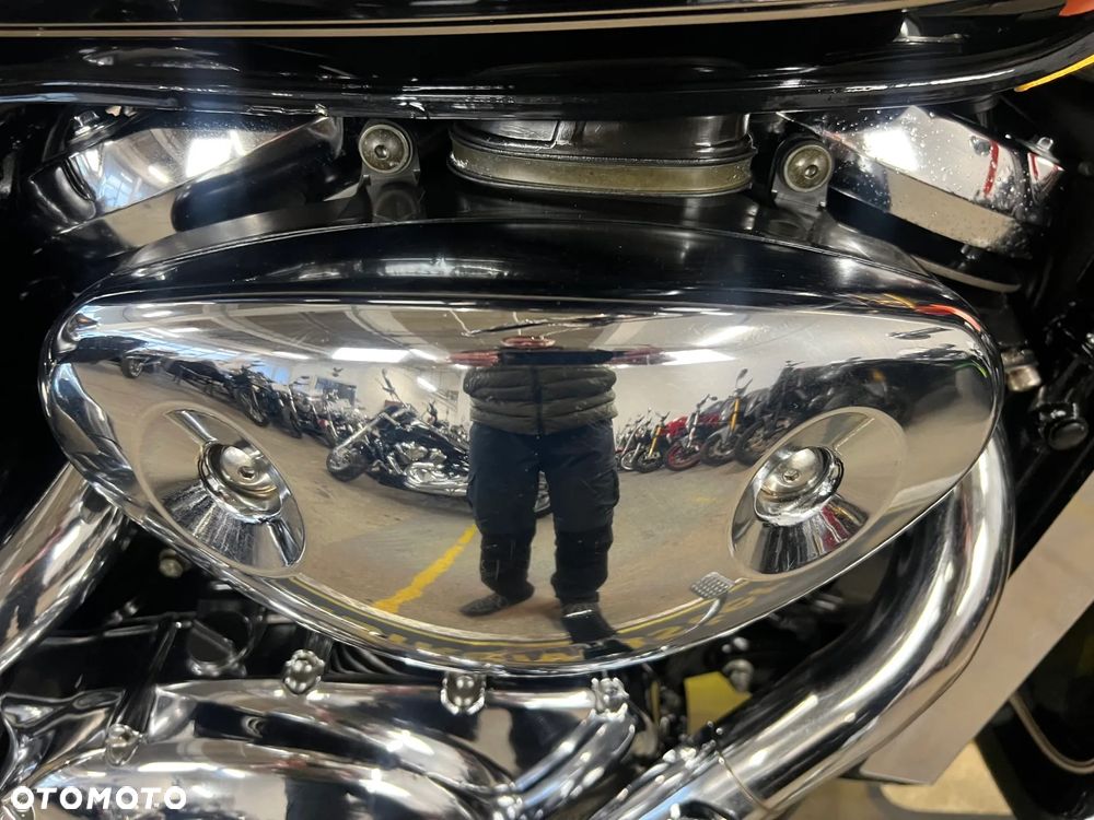 Suzuki VL 800 Volusia - 12