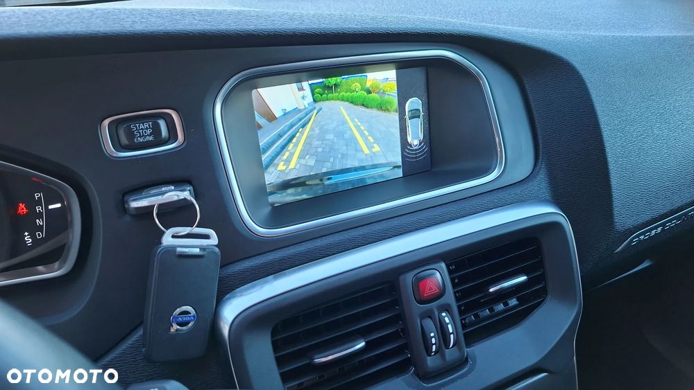 Volvo V40 Cross Country - 13