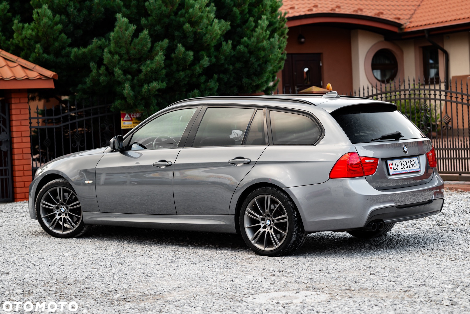 BMW Seria 3 330d xDrive DPF Touring Edition Sport - 4