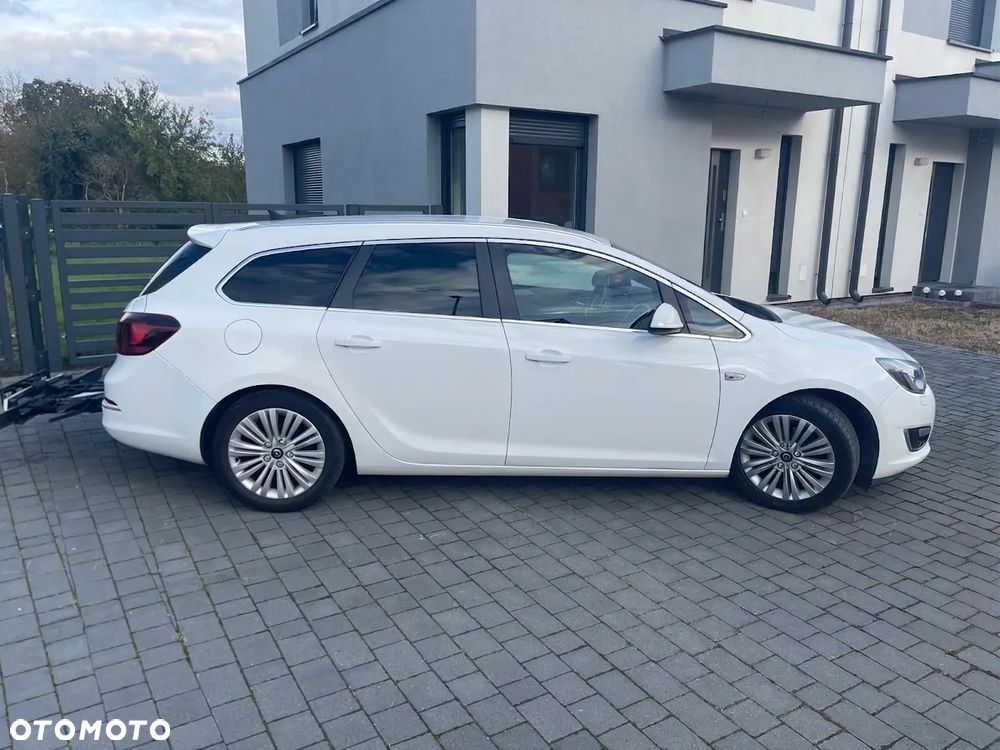 Opel Astra 1.6 Turbo - 5