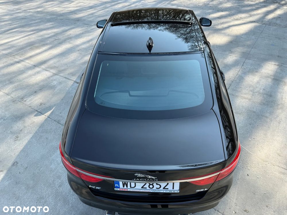 Jaguar XF 35t Portfolio - 13