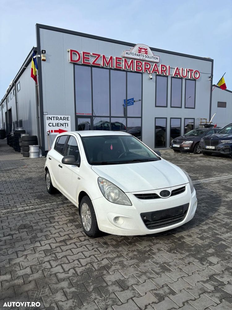 Dezmembram Hyndai I20 1.4 diesel din 2011 - 2