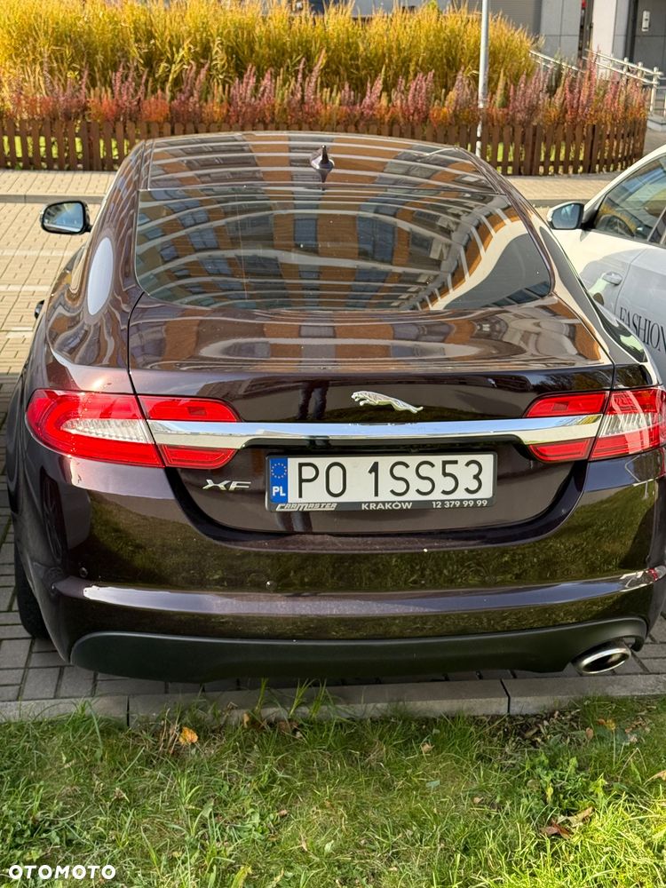 Jaguar XF 2.2 D Luxury - 9