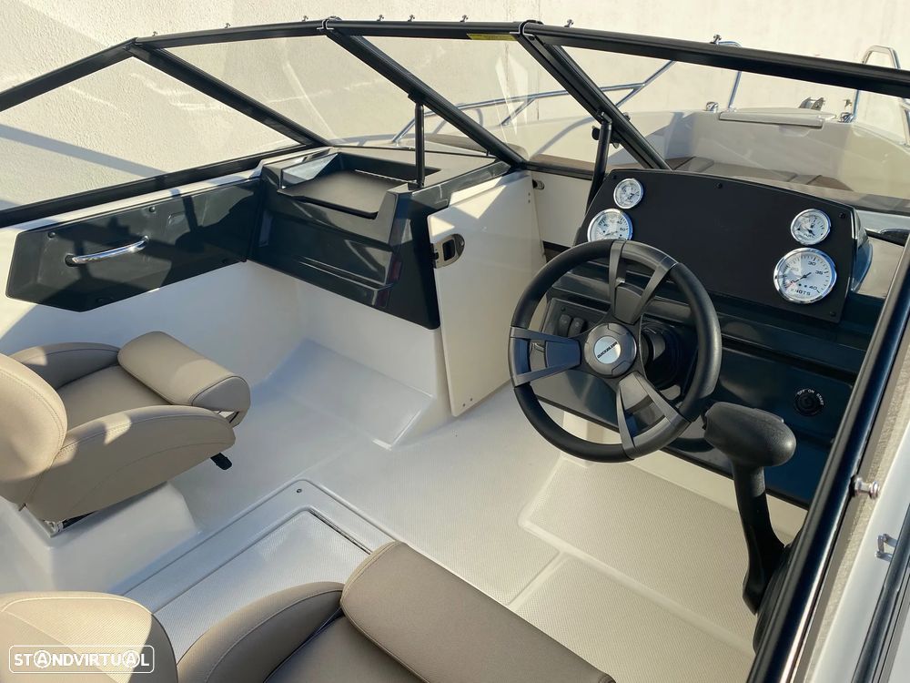 Quicksilver Activ 555 Bowrider - 13