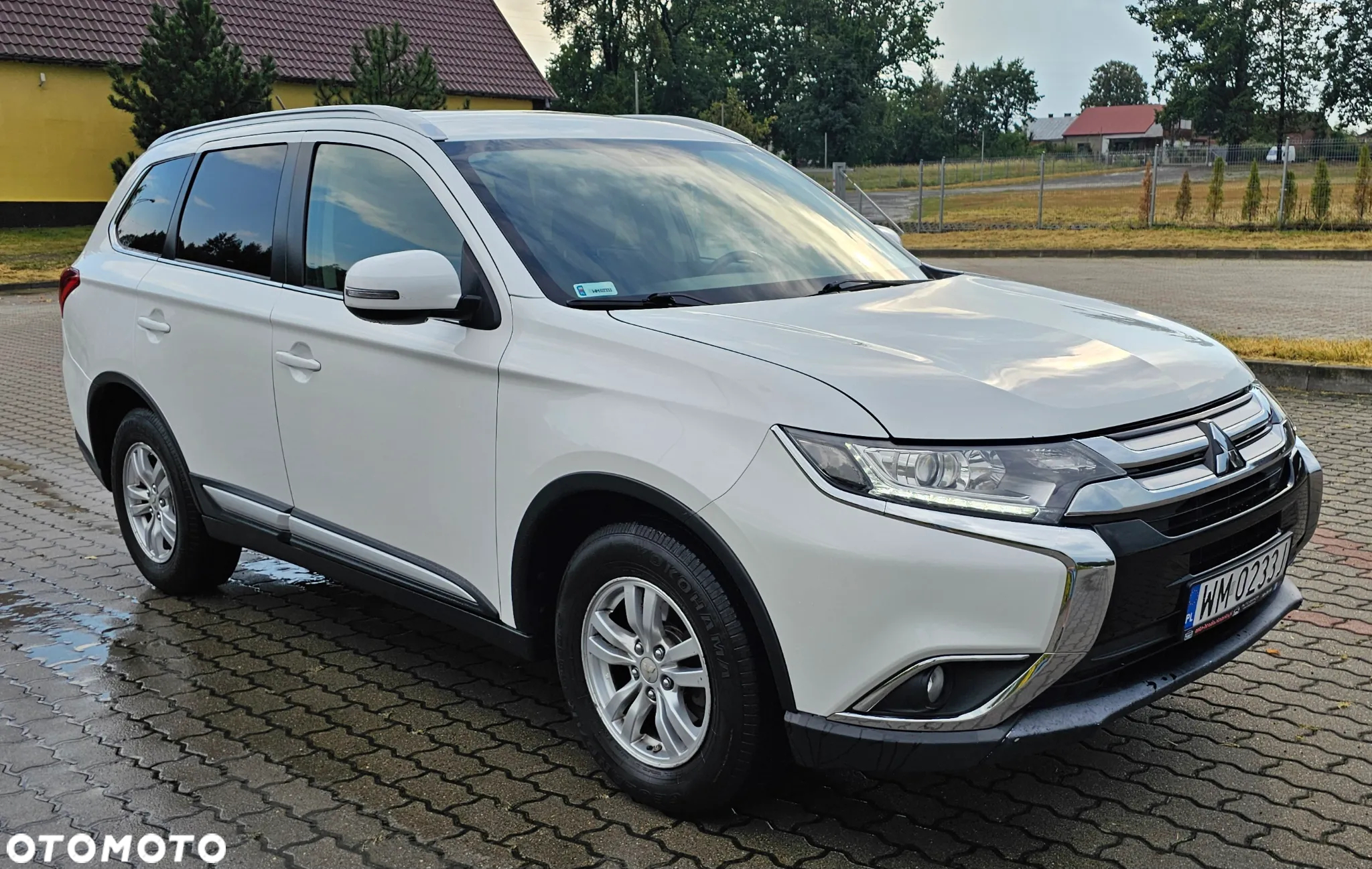 Mitsubishi Outlander 2.0 Instyle Navi 4WD CVT - 4