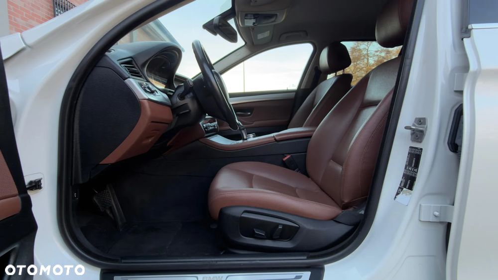 BMW Seria 5 520d xDrive Luxury Line - 17