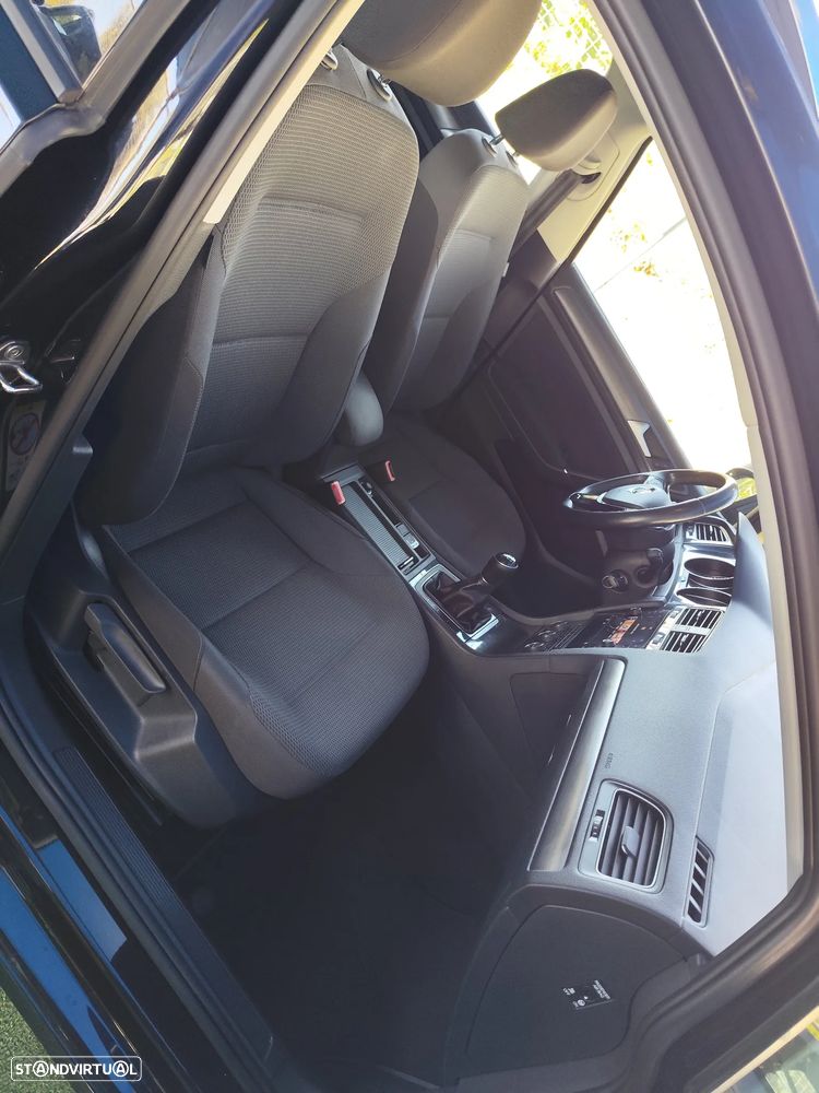 VW Golf Variant 1.6 TDi Confortline - 44
