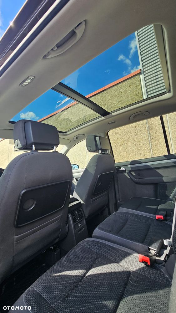 Volkswagen Touran 1.4 TSI Comfortline DSG - 24