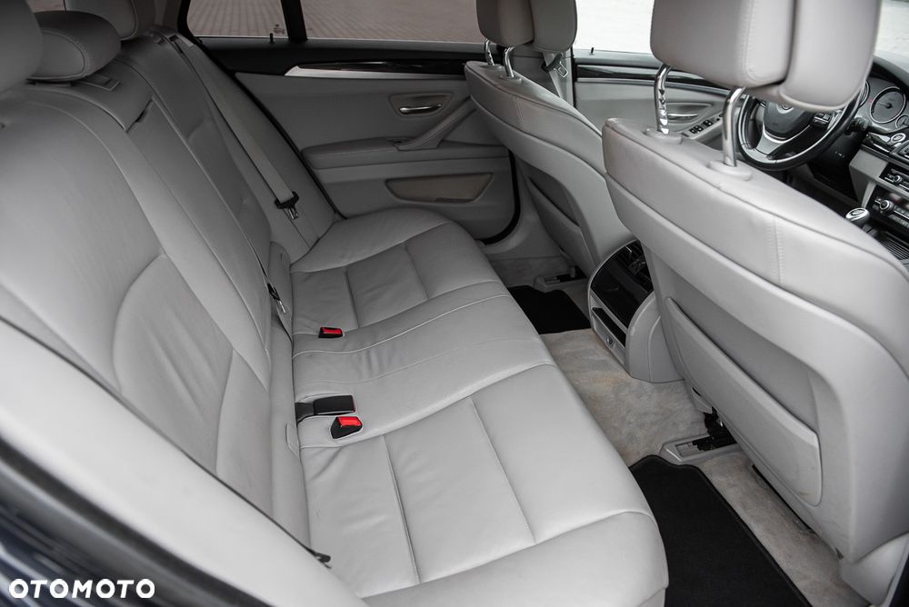 BMW Seria 5 520d - 22