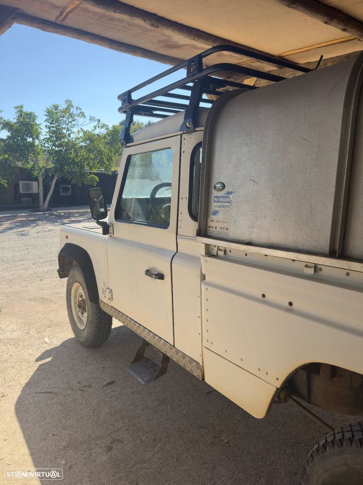 Land Rover Defender - 8