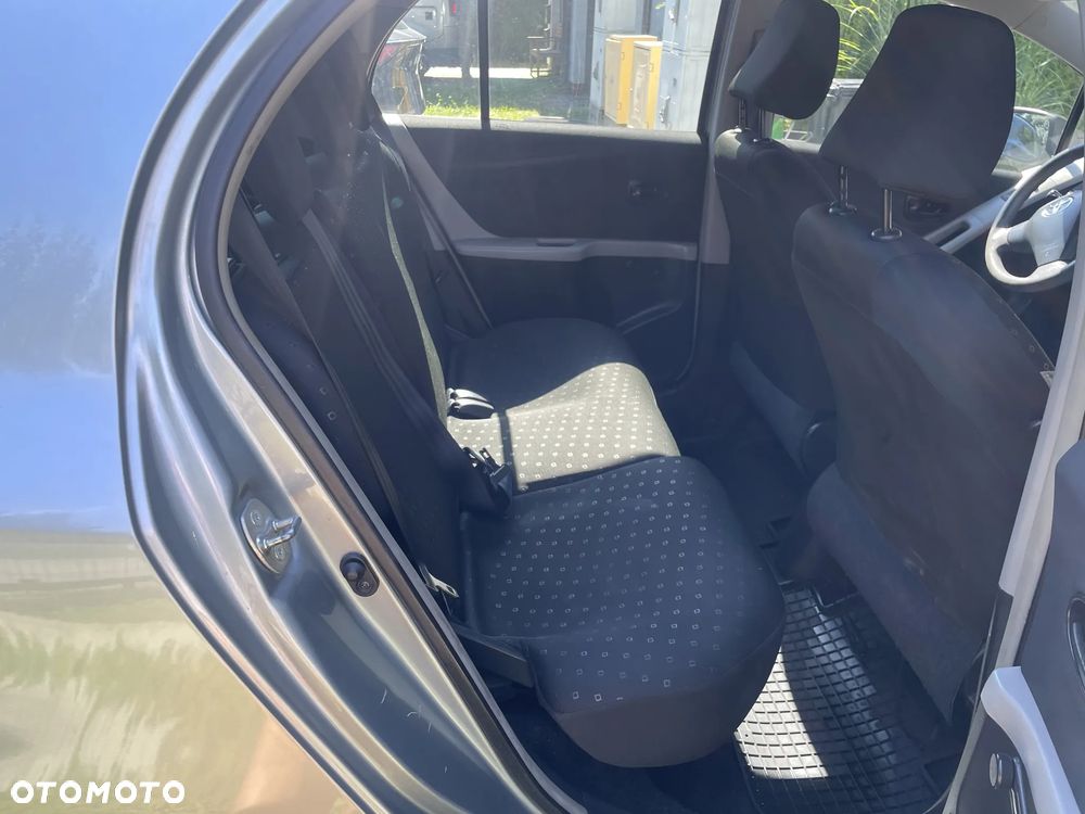 Toyota Yaris 1.0 Terra - 10