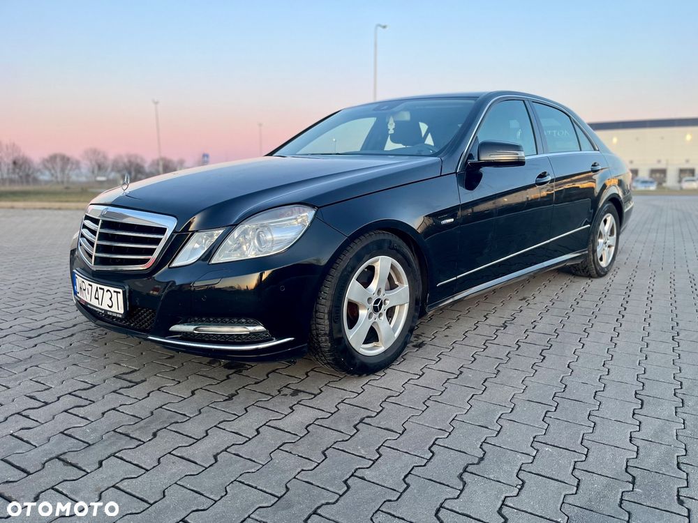 Mercedes-Benz Klasa E 200 CDI DPF BlueEFFICIENCY Automatik Elegance - 1