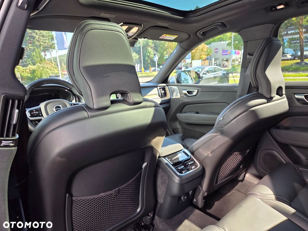 Volvo XC 60 B5 B AWD Ultra Dark - 11