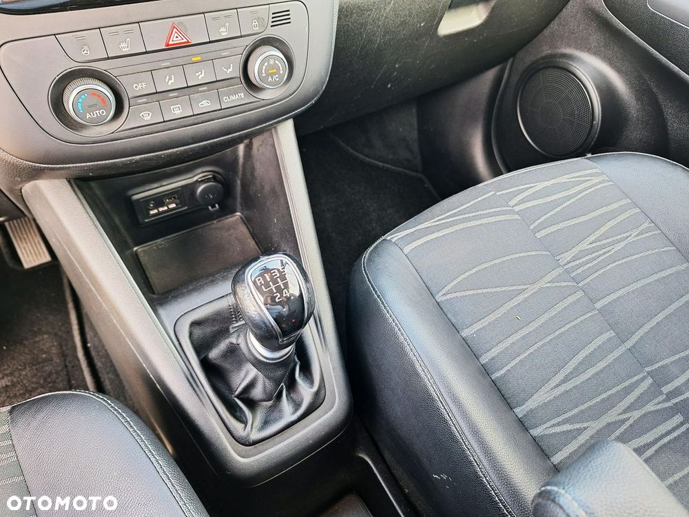 Kia Venga 1.4 CVVT Business Line - 21