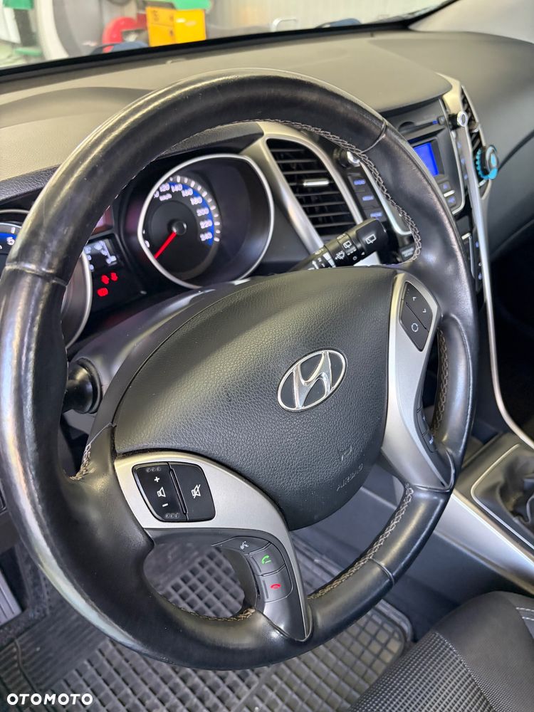 Hyundai i30 1.4 Fifa World Cup Edition - 23