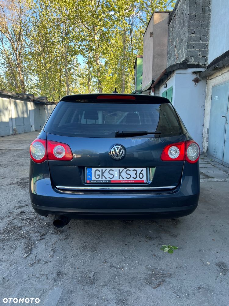 Volkswagen Passat 2.0 TDI Comfortline DSG - 4