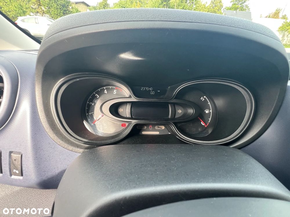 Opel Vivaro - 16