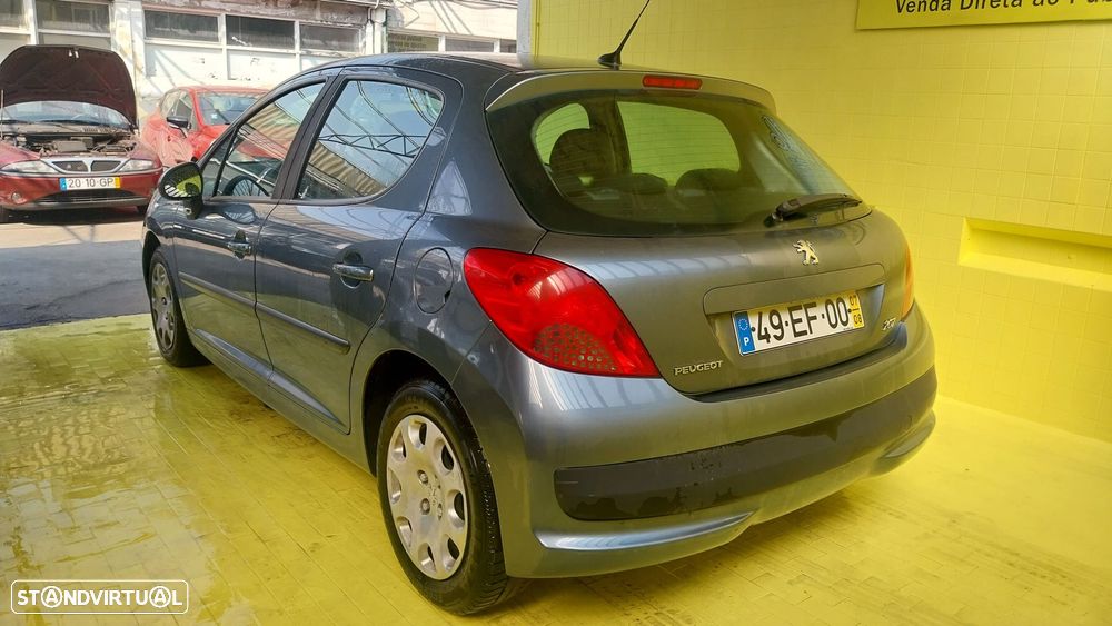 Peugeot 207 1.4 HDi Premium - 18