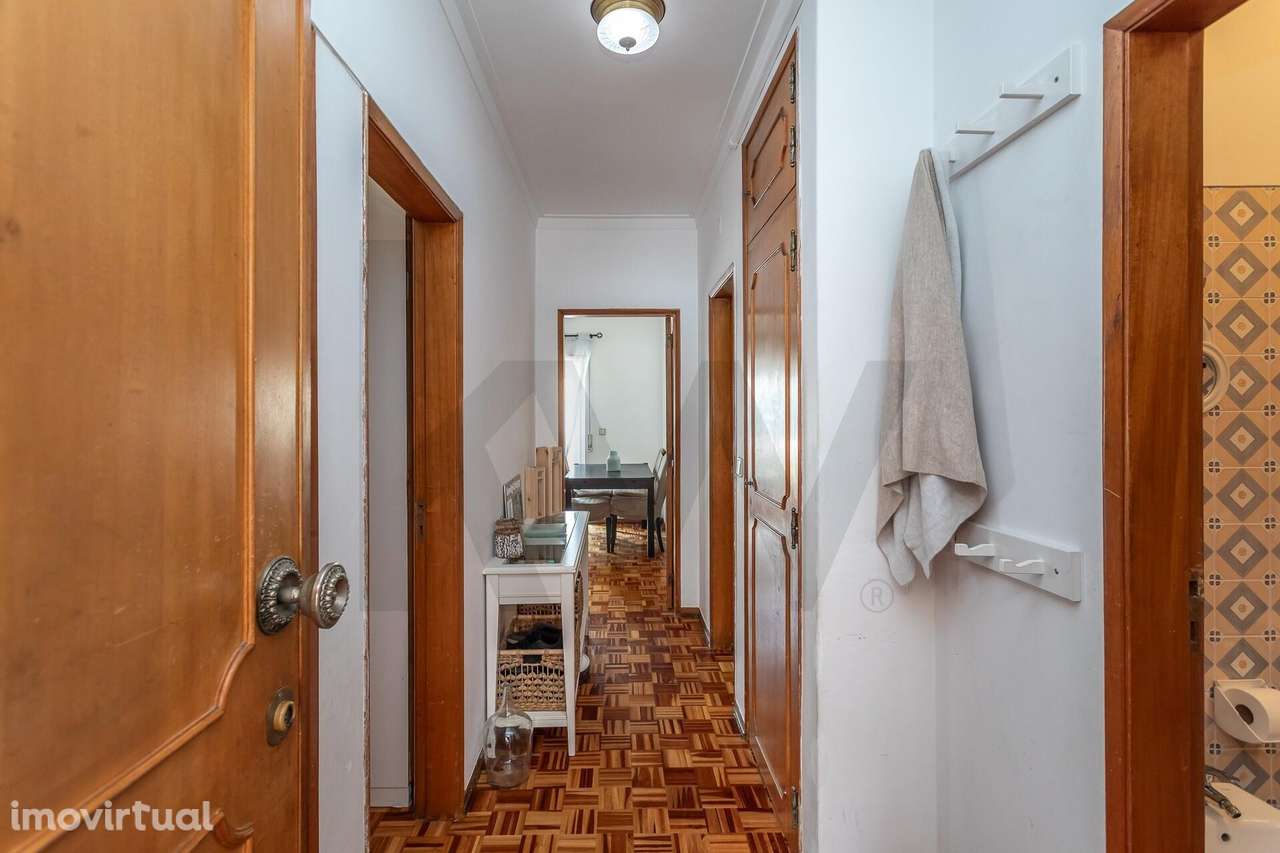 T2 em Sassoeiros: Independência e Luz numa Localização Privilegiada - Grande imagem: 2/34