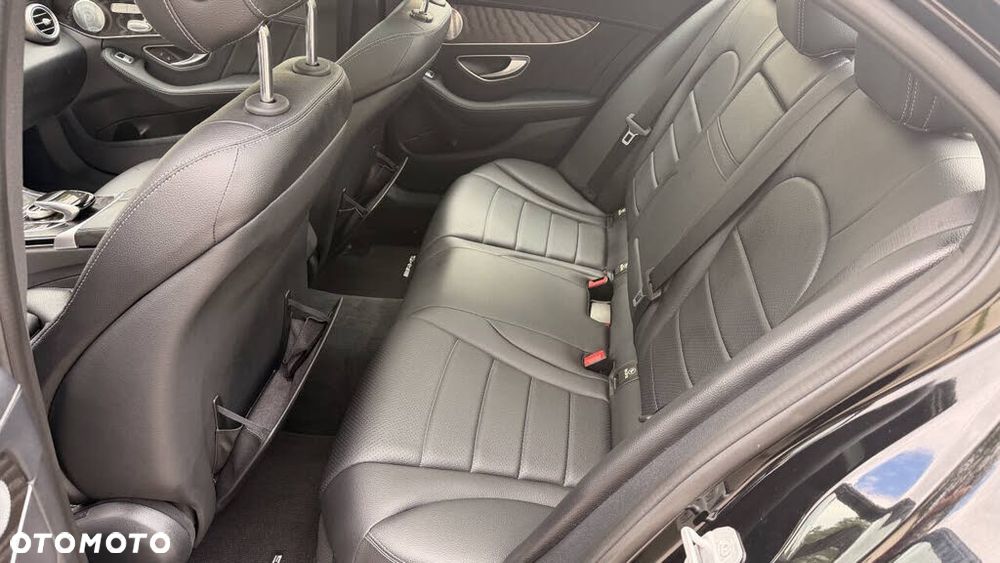 Mercedes-Benz Klasa C 300 7G-TRONIC AMG Line - 11
