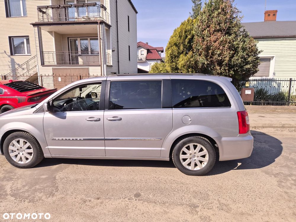 Chrysler Town & Country 3.6 Limited - 14