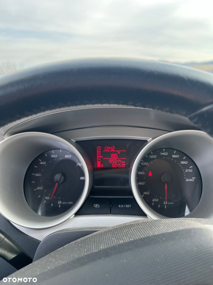 Seat Ibiza SC 1.6 16V Sport - 13