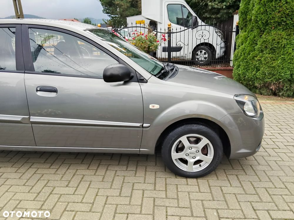 Kia Rio 1.4 EX Top - 10