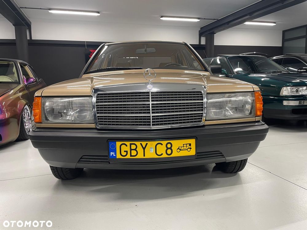 Mercedes-Benz W201 (190) - 4