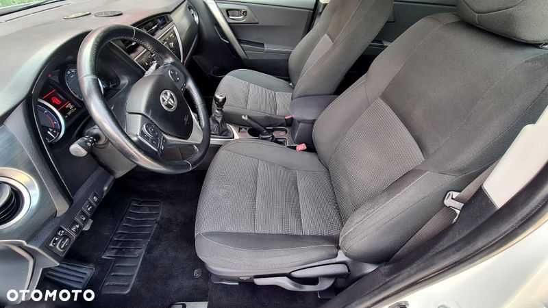 Toyota Auris 2.0 D-4D Comfort - 20
